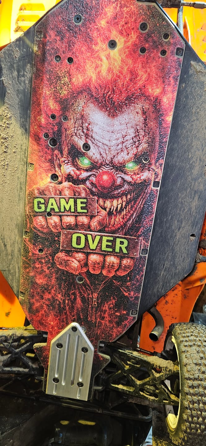 Customer photo review of 30DEGREE NORTH 5T / LOSI 5T 2.0 -  "GAME OVER" chassis protector skin