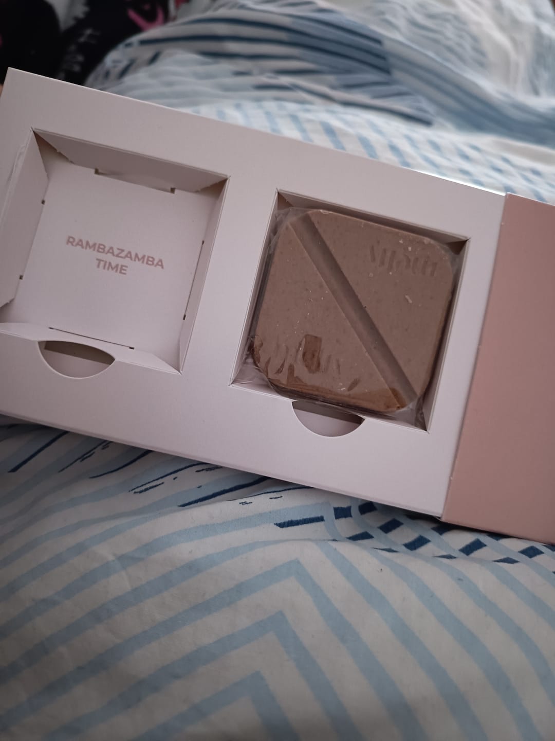 Customer photo review of Aphrodisierende Schokolade Weiß/Himbeere