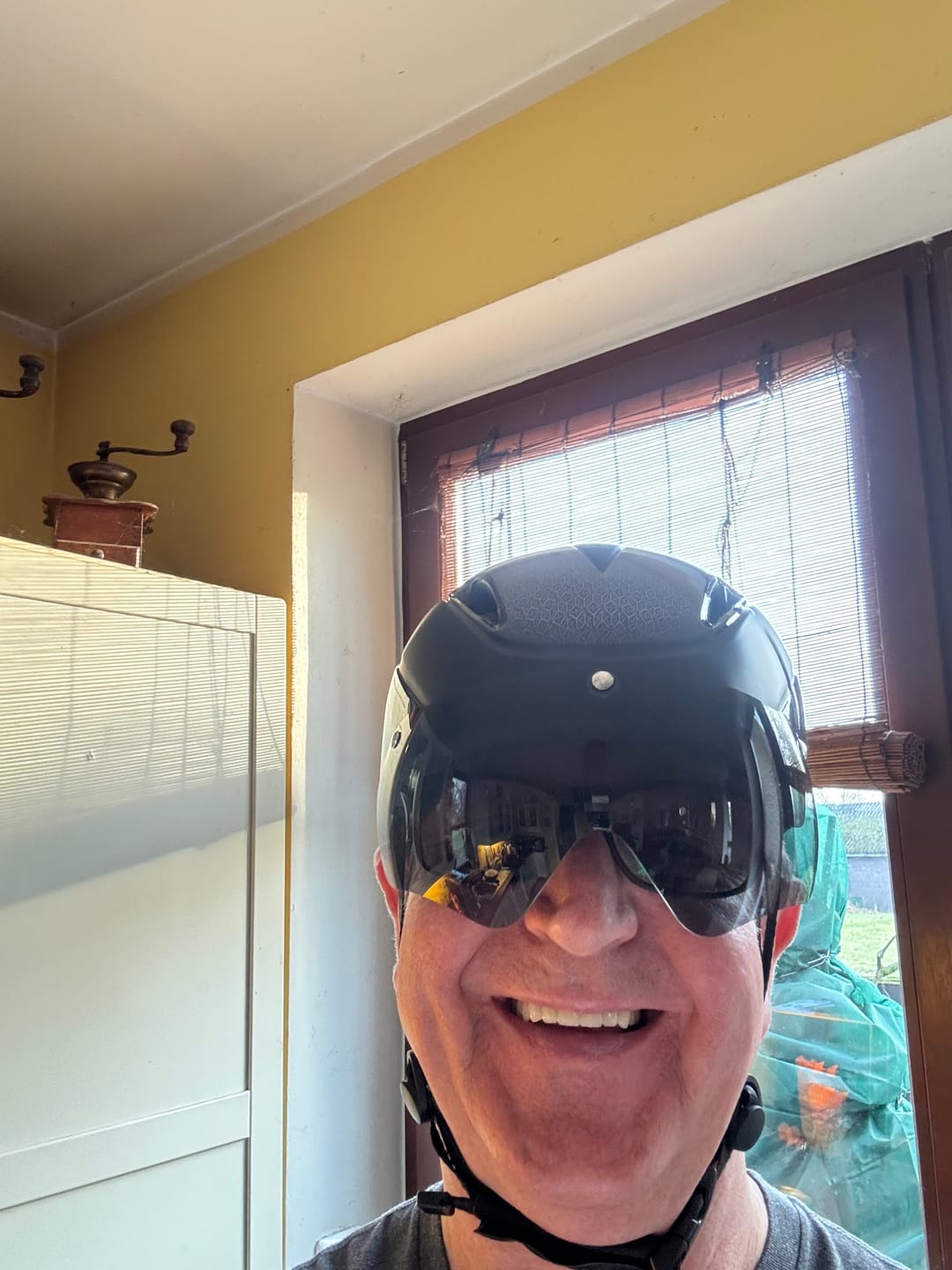 Customer photo review of Vakole Integrally Molded Bicycle Helmet with Magnetic Goggles