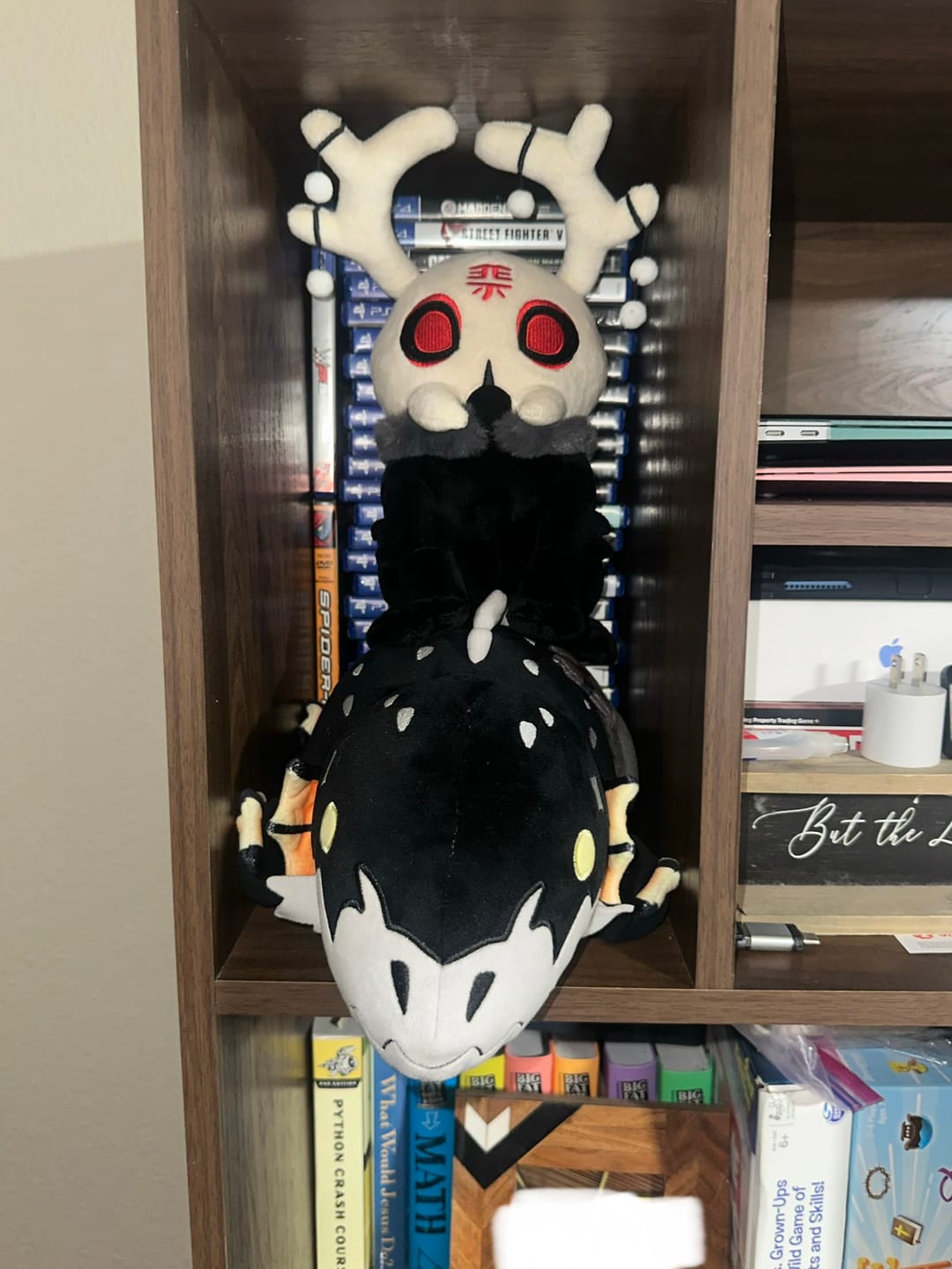 Customer photo review of Rain World - Scavenger Chieftain Plush