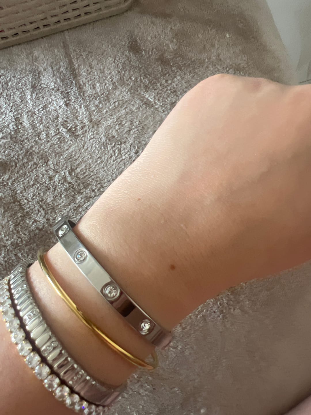 Customer photo review of Brazalete Delgado Cerrado