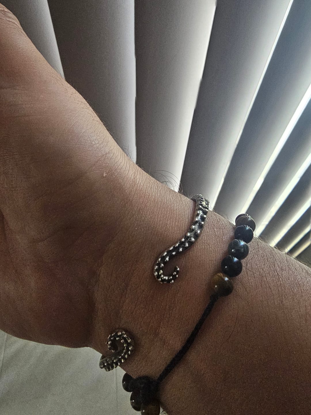 Customer photo review of Brazalete Kraken