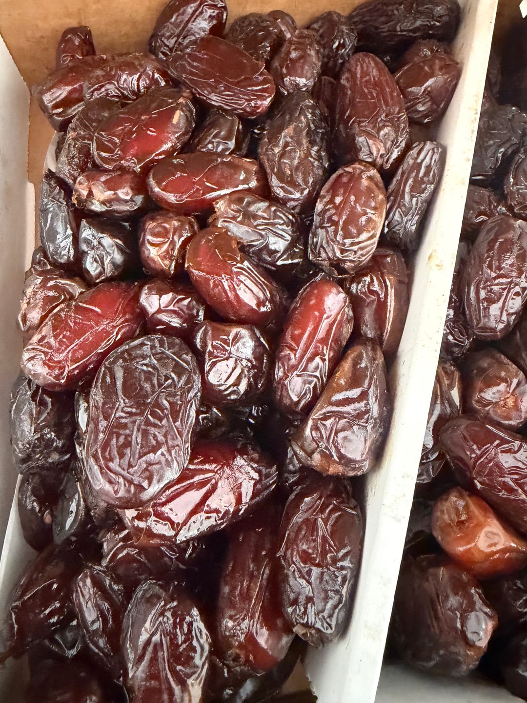 Customer photo review of Organic Premium Medjool Dates Box