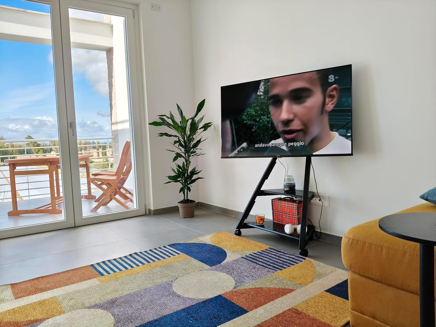 Customer photo review of Eiffel FT65 TV Stand