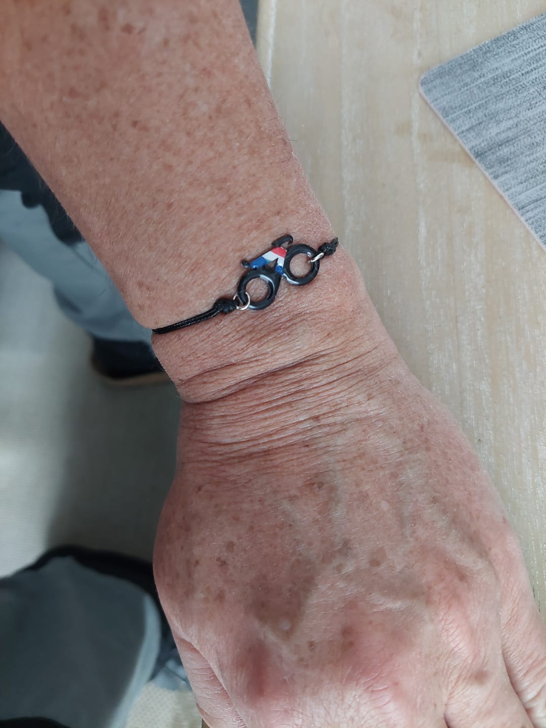 Customer photo review of Bracelet Vélo France - Black Édition