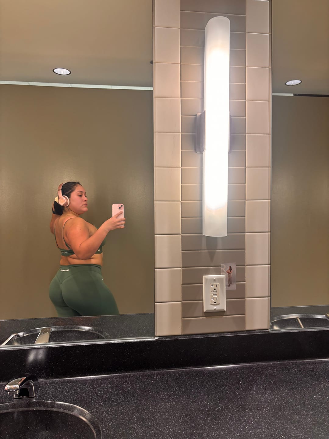 Customer photo review of Sculpt Leggings - Matcha