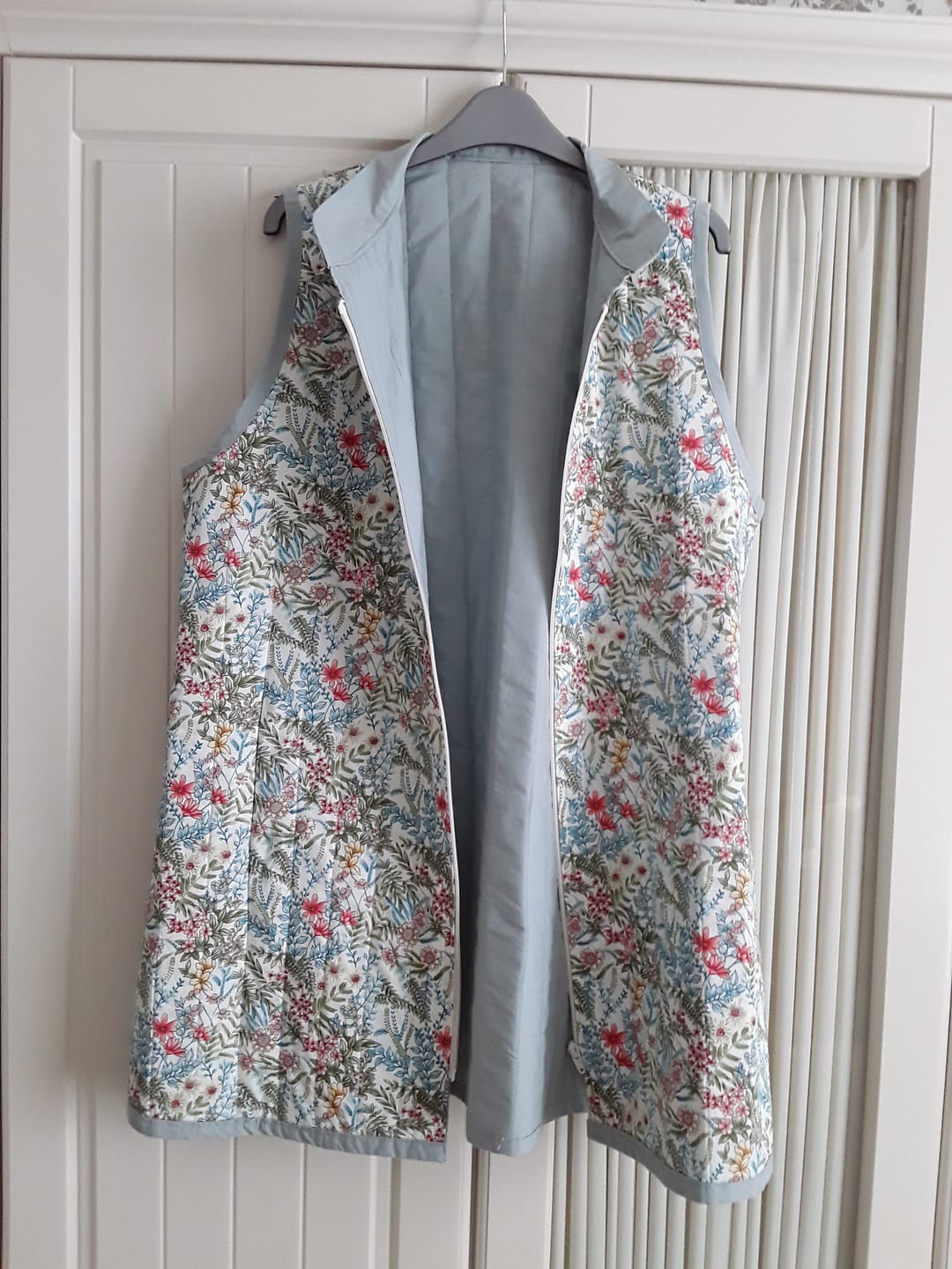 Customer photo review of Colourful Abstract Floral Rose & Hubble Cotton Poplin Fabric