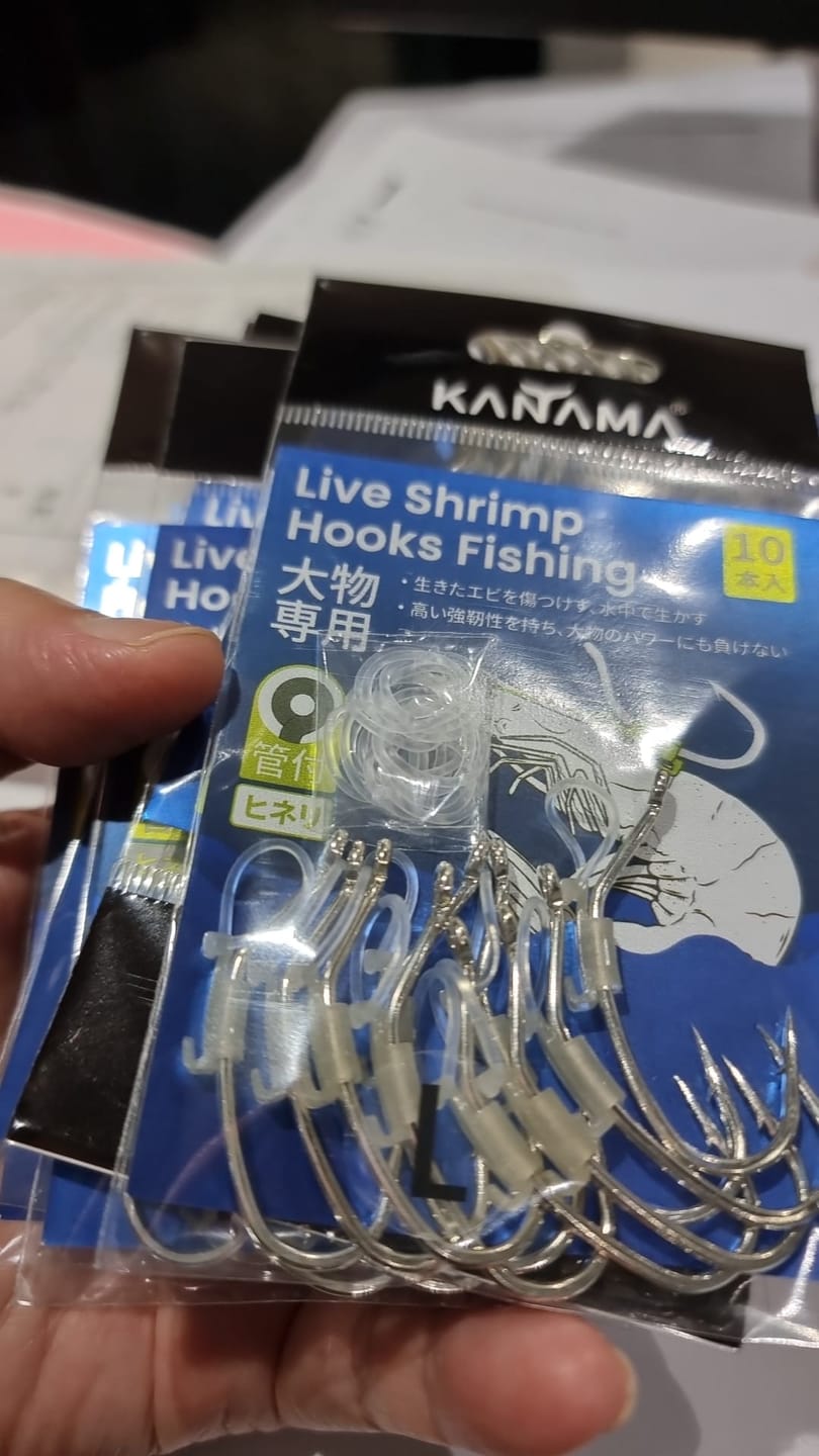 Customer photo review of Kanama Luminous Live Shrimp Hooks