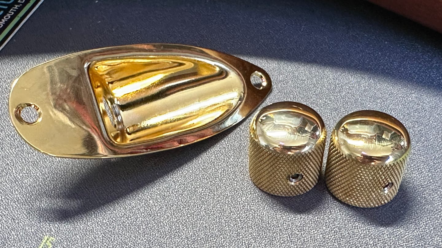 Customer photo review of Electric Guitar Knobs - Qty 2-Brass Fine