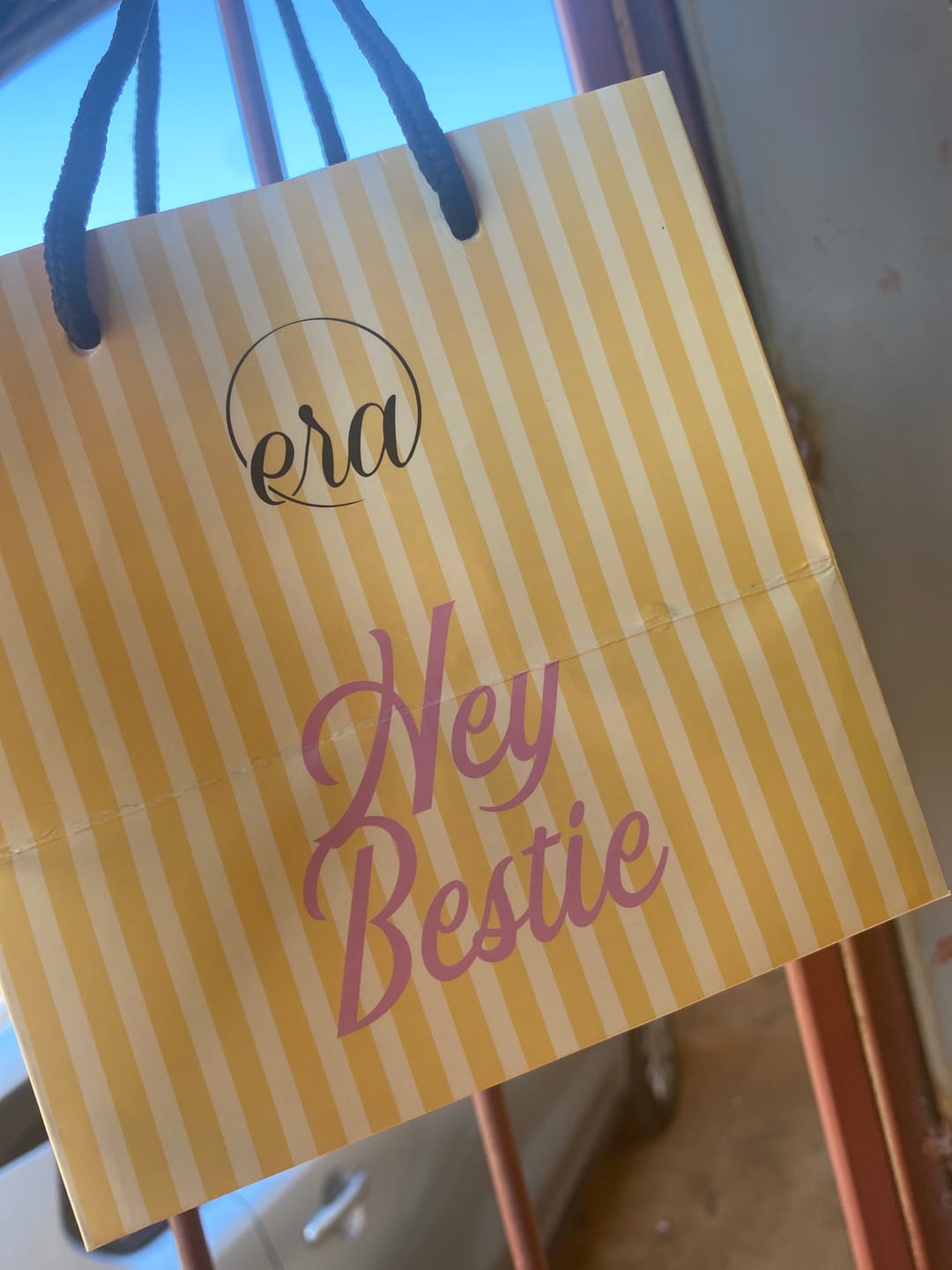 Customer photo review of Yellow Era Gift Bag