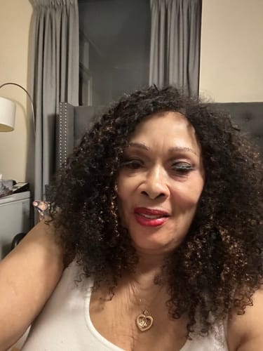 Customer photo review of CurlyMe Wear Go Glueless Balayage Highlight Ombre Brown Water Wave Wig Pre-plucked