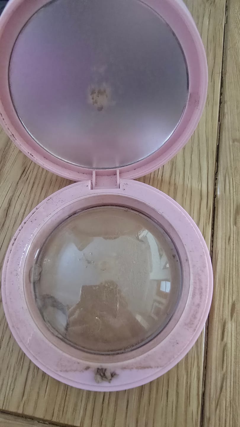 Customer photo review of P.Louise The Cheek Of It Baked Bronzer Powder