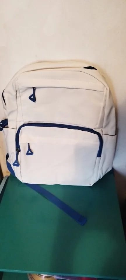 Customer photo review of Mochila Adolescente Escolar