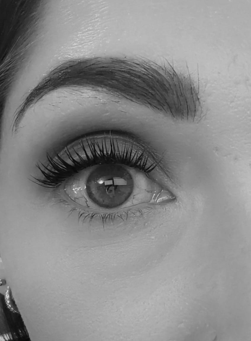 Customer photo review of Flora Lash Kit
