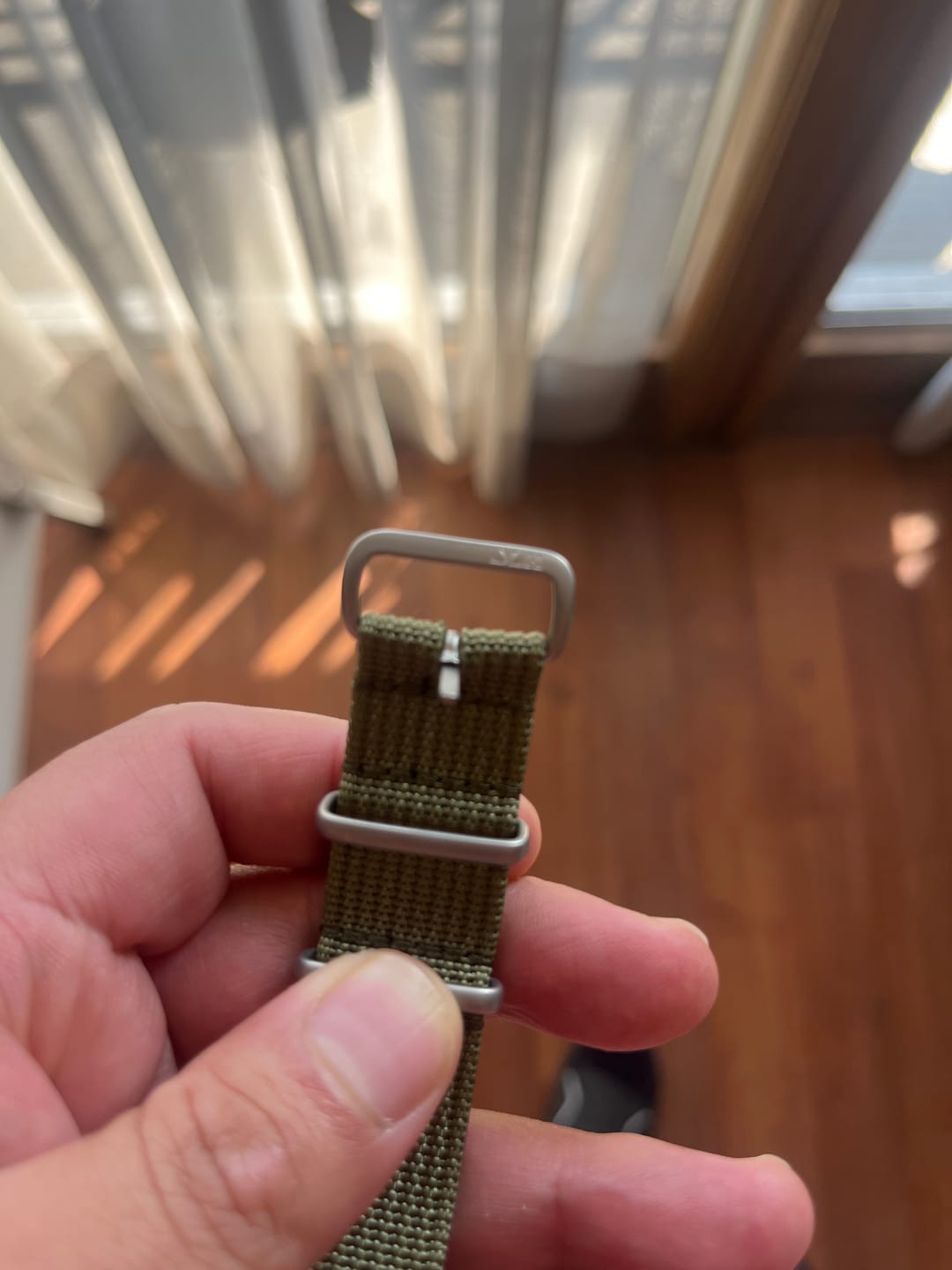 Customer photo review of Correa Nato Dando La Hora Azul