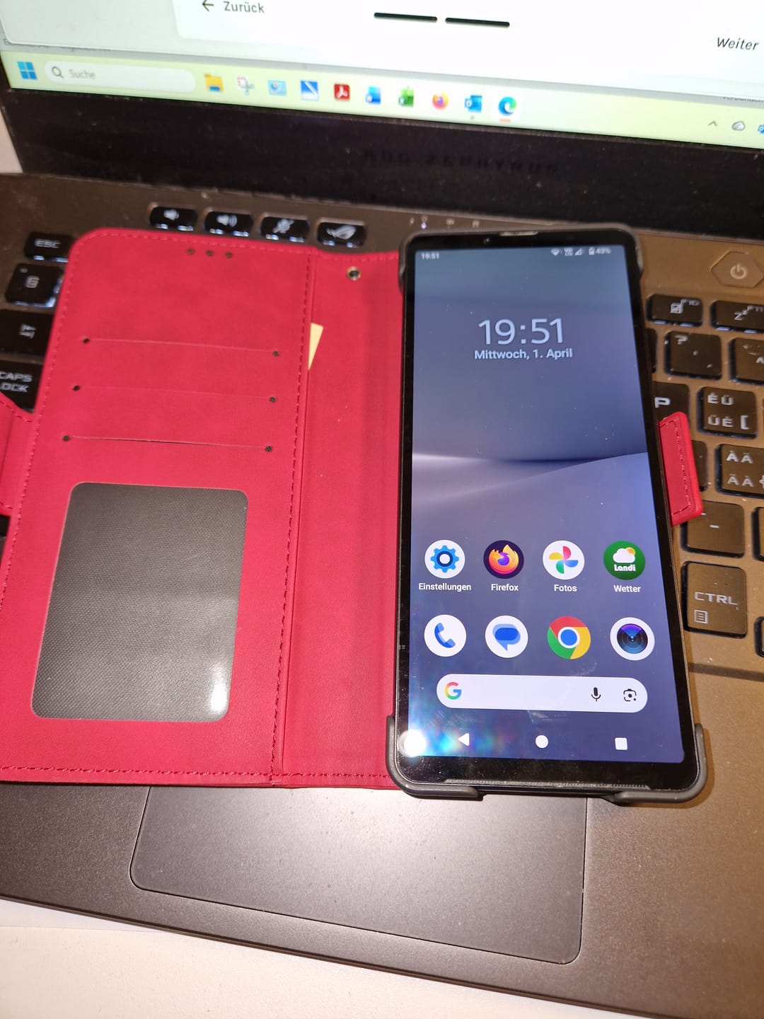 Customer photo review of Sony Xperia 10 IV - Etui Mit Vielen Kartenfächer