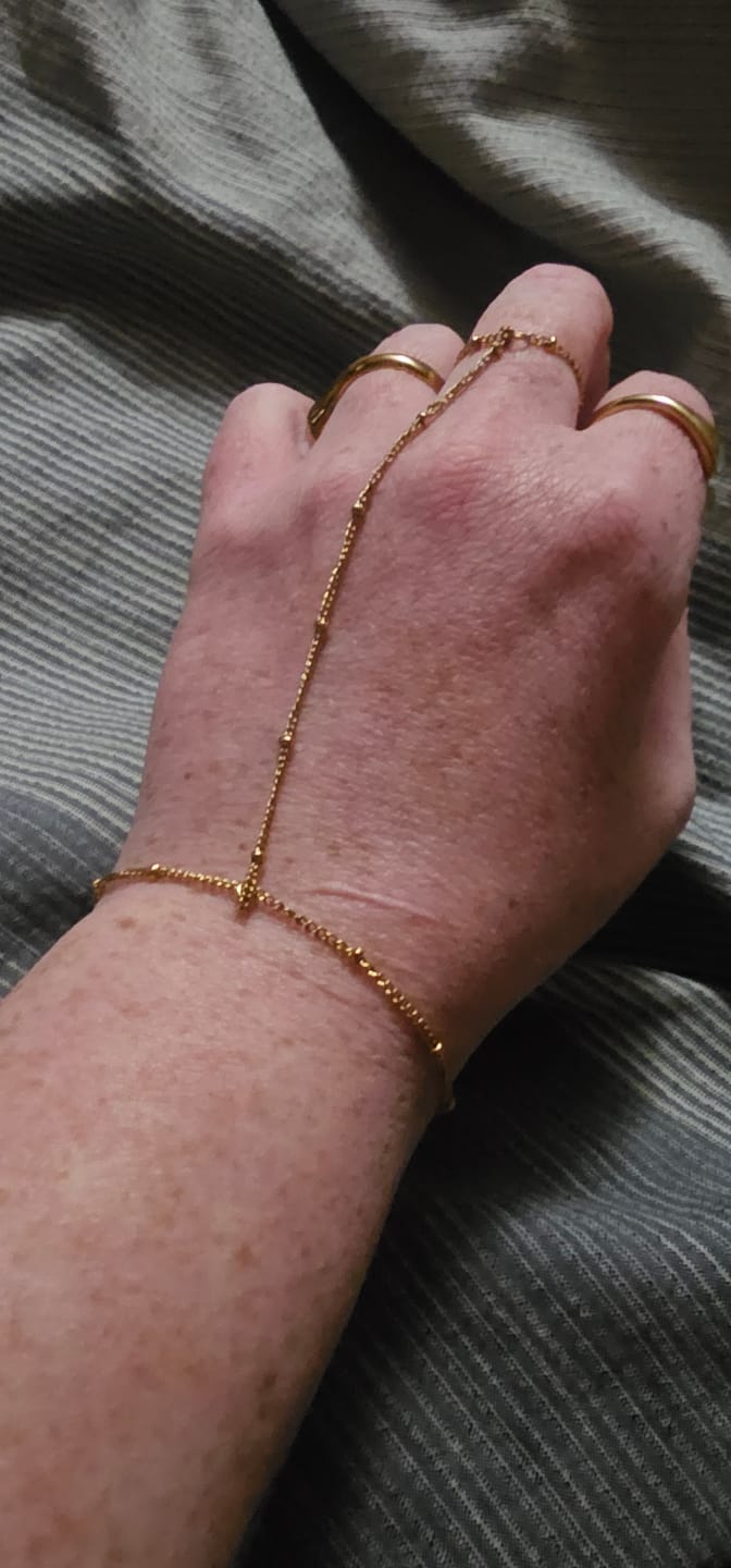 Customer photo review of Free 18K Gold Hand Chain Bracelet