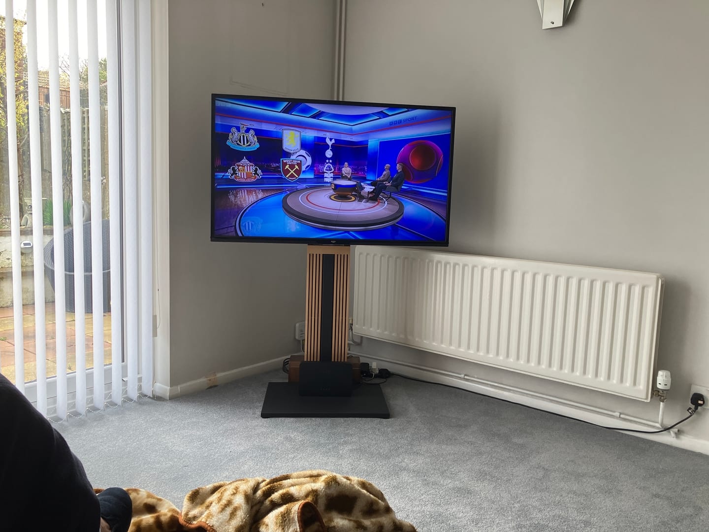 Customer photo review of Zen FT65 TV Stand