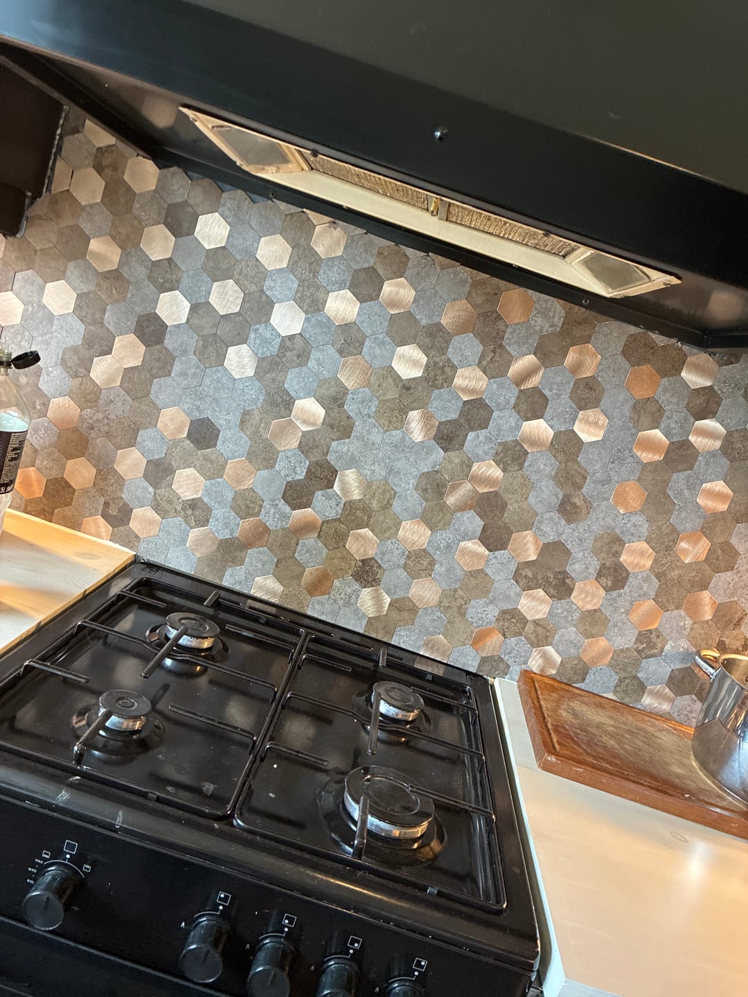 Customer photo review of 10-pk Mocca hexagon selvklebende veggfliser