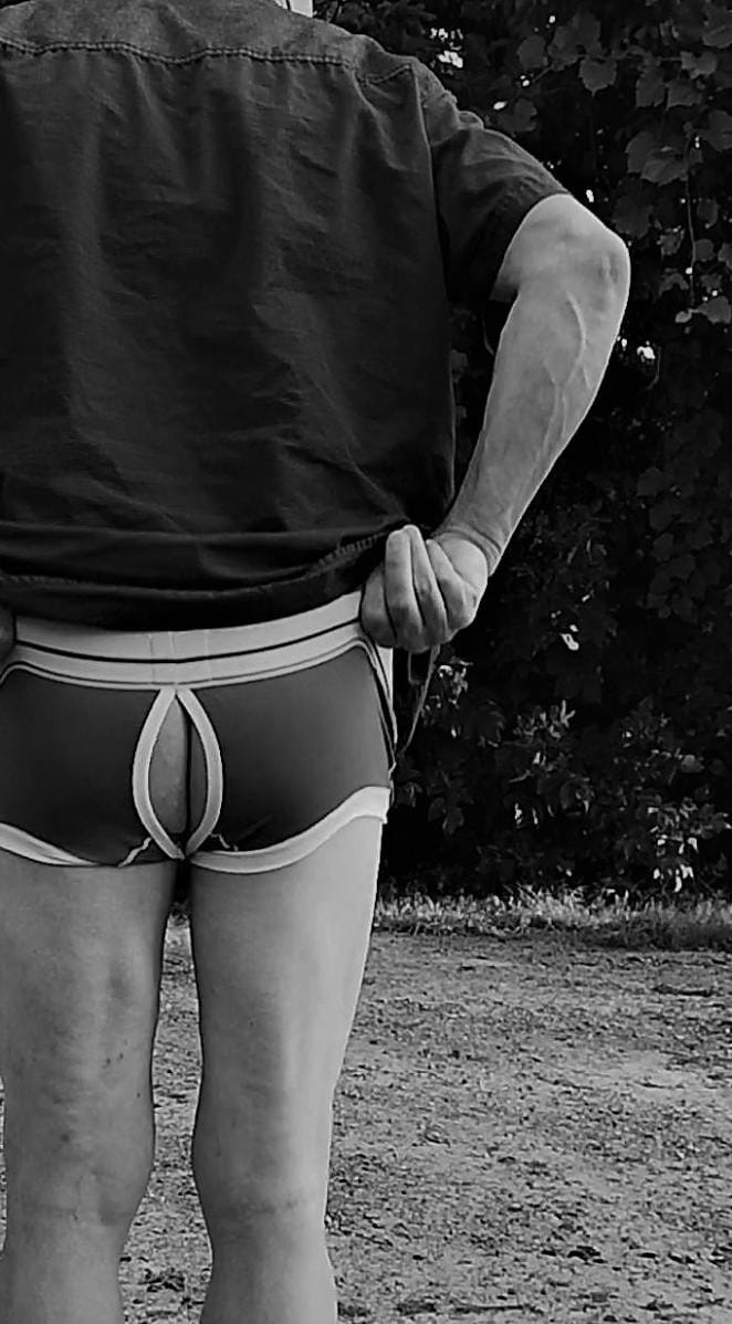Customer photo review of 2 Pack Men's Detachable Pouch Breathable Boxer Briefs