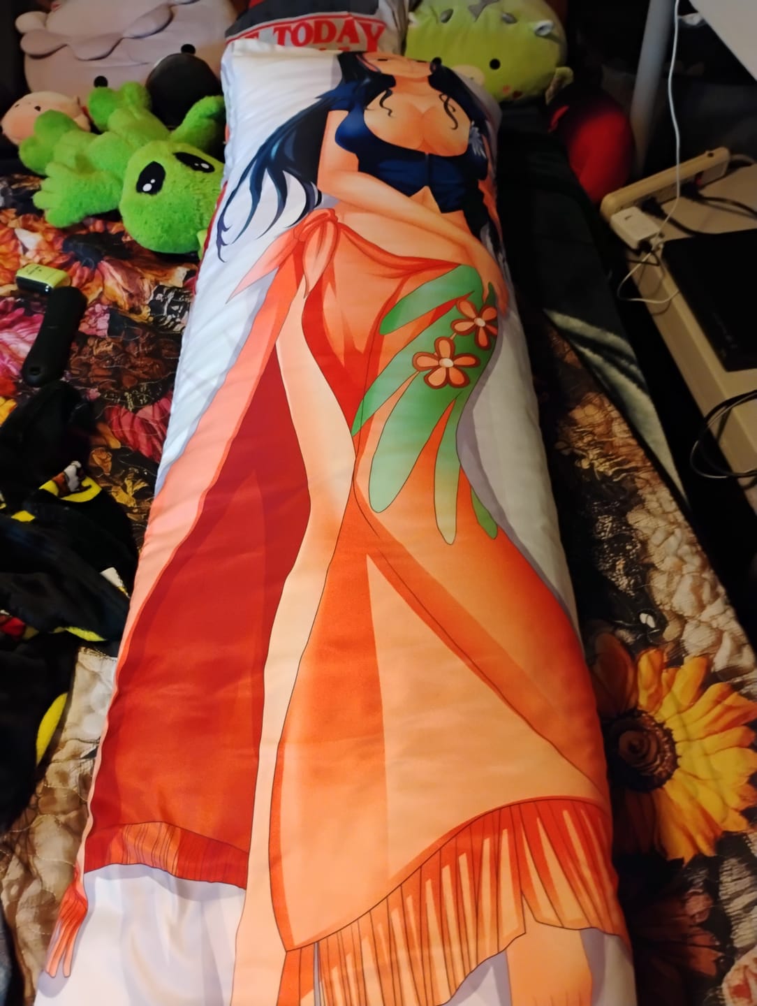 Customer photo review of Nico Robin Body Pillow  Robin Waifu
