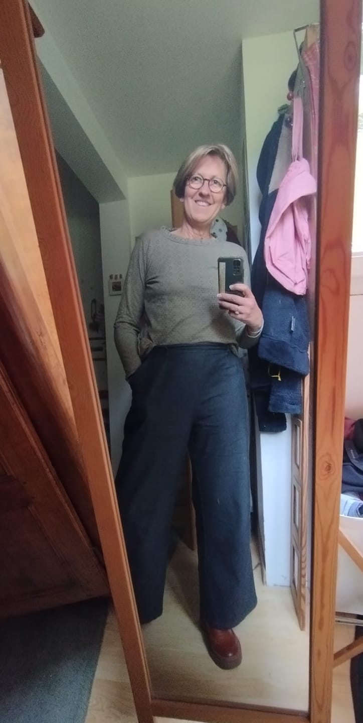 Customer photo review of Blouse  Clarisse - Jersey brodé kaki