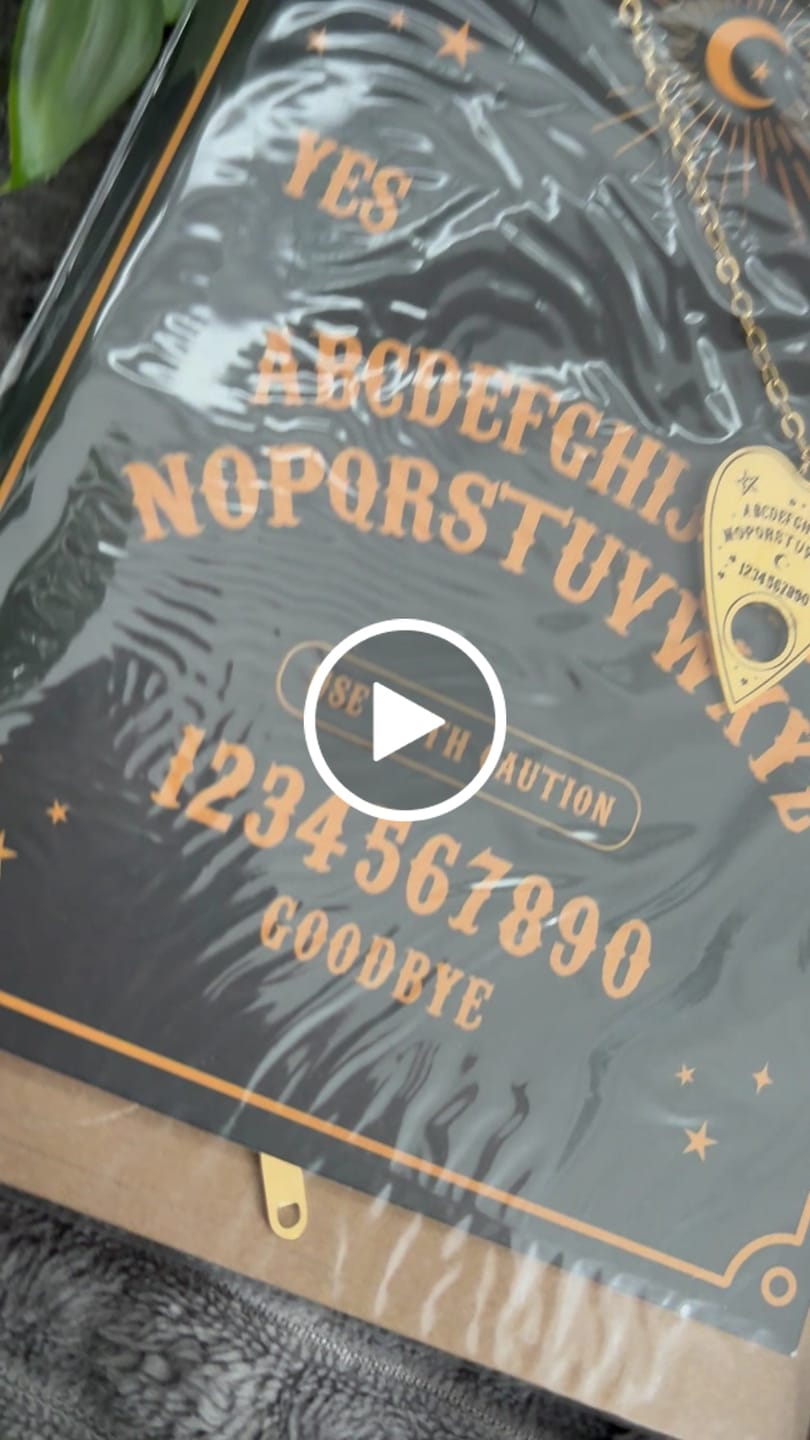 Customer video review of Ouija-Planchette Halskette