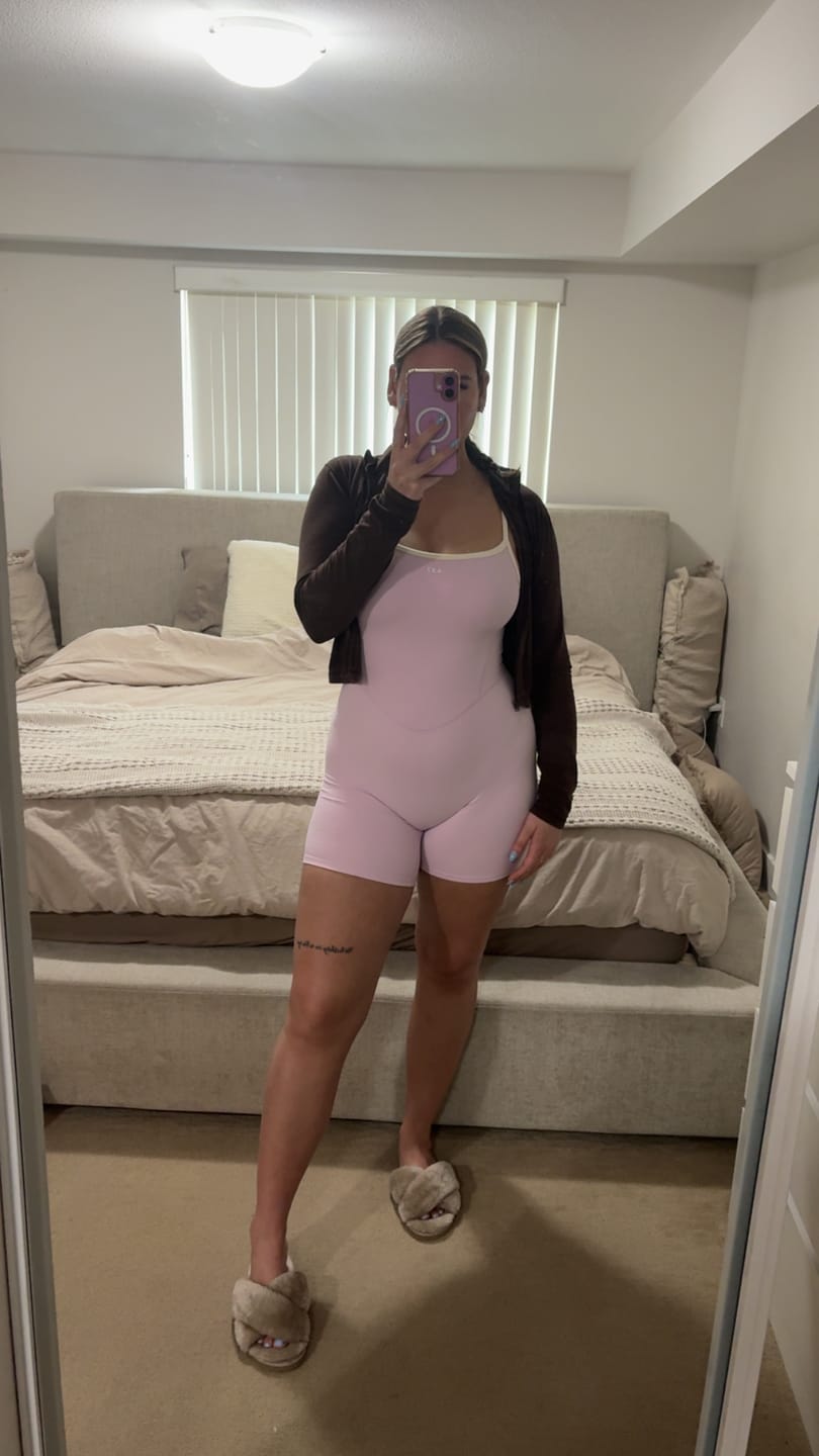 Customer photo review of The Shorts Onesie / Parfait-Cream