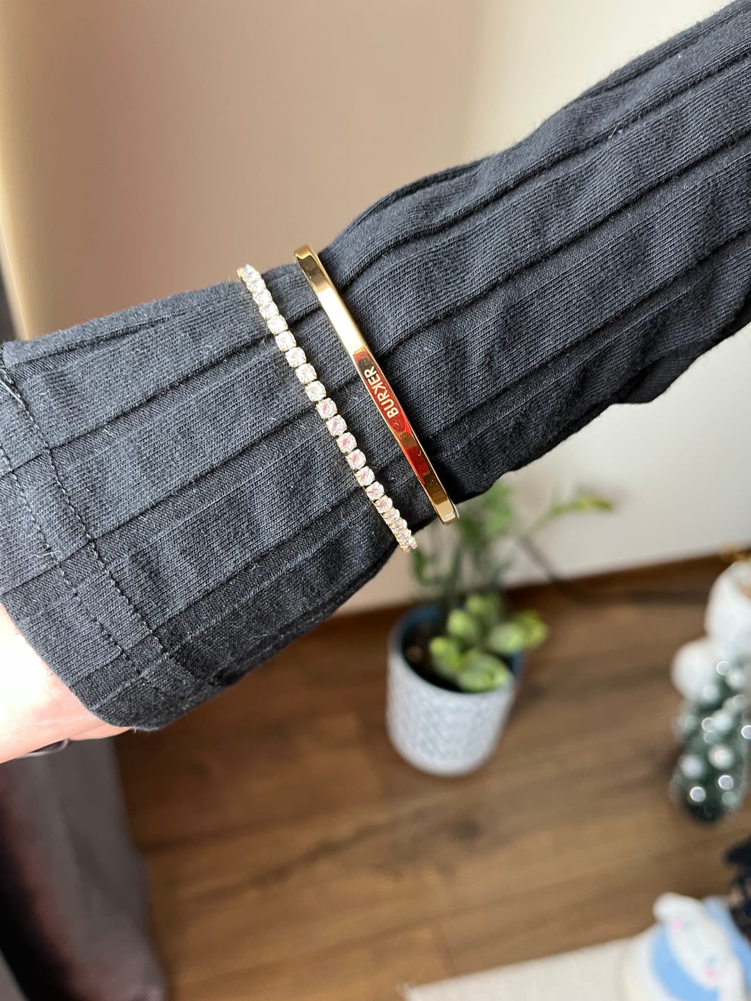 Customer photo review of Ava Gold Bracelet