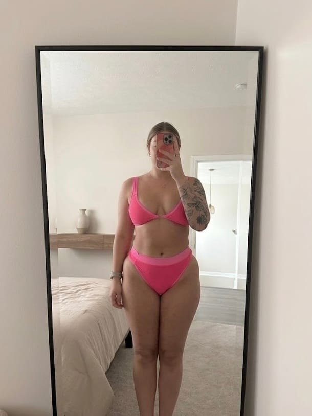 Customer photo review of AMELIA Melon Pop '1993' Minimal Bikini Top