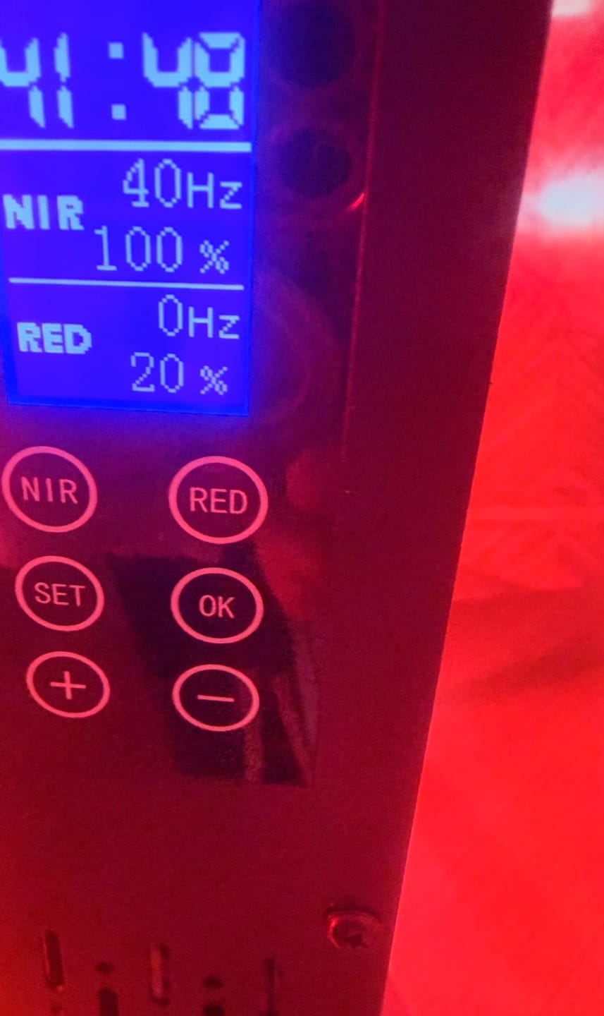 Customer photo review of Koanna® Luma1000™ – Kraftvolles, mittelgroßes Rotlicht-Panel