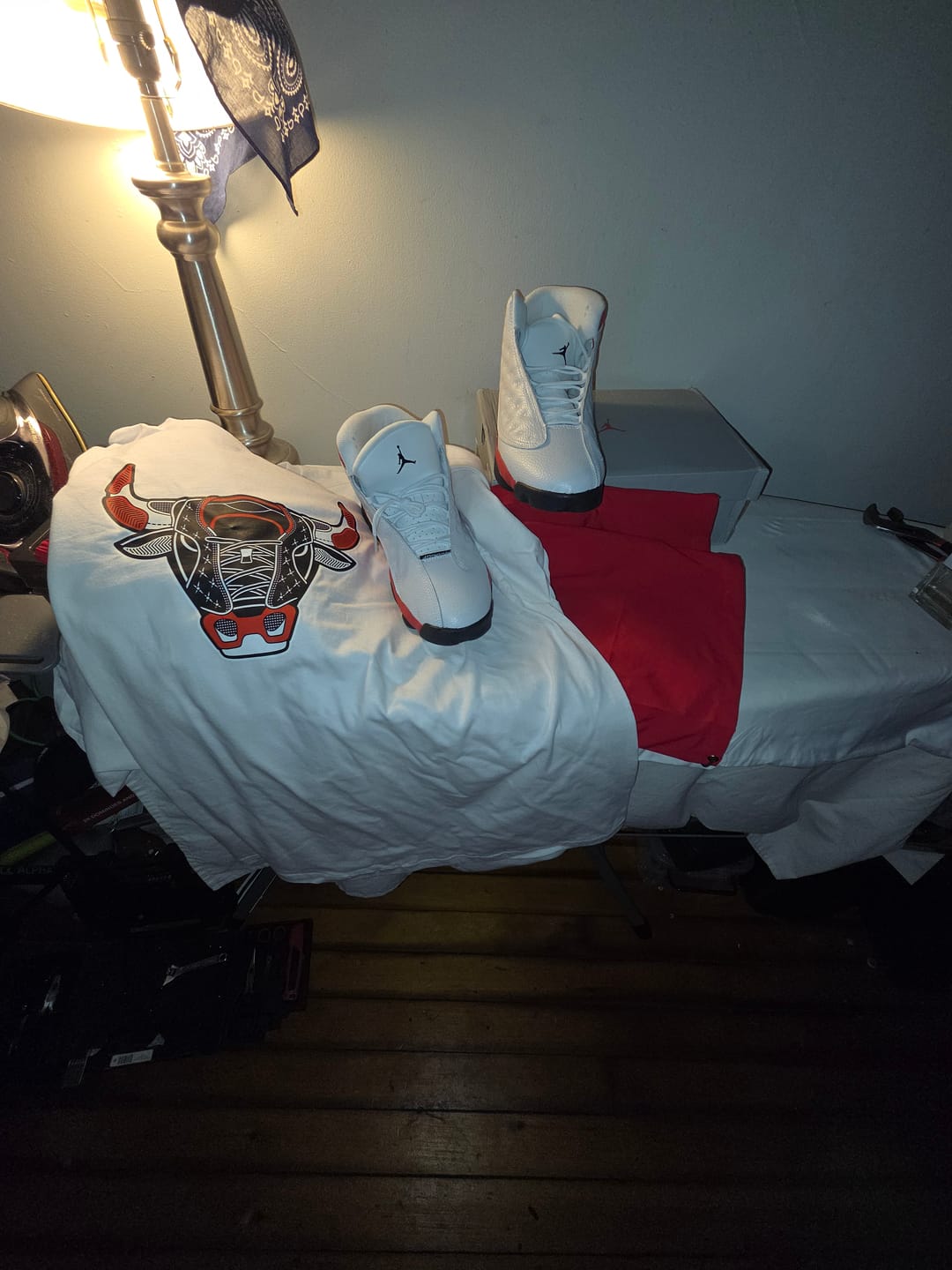 Customer photo review of Jordan 13 Retro "OG Chicago (2026)" 414571 102