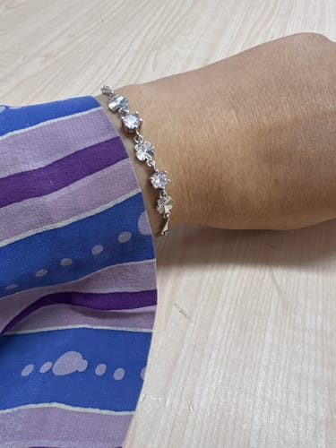 Customer photo review of Ana Clover Bracelet