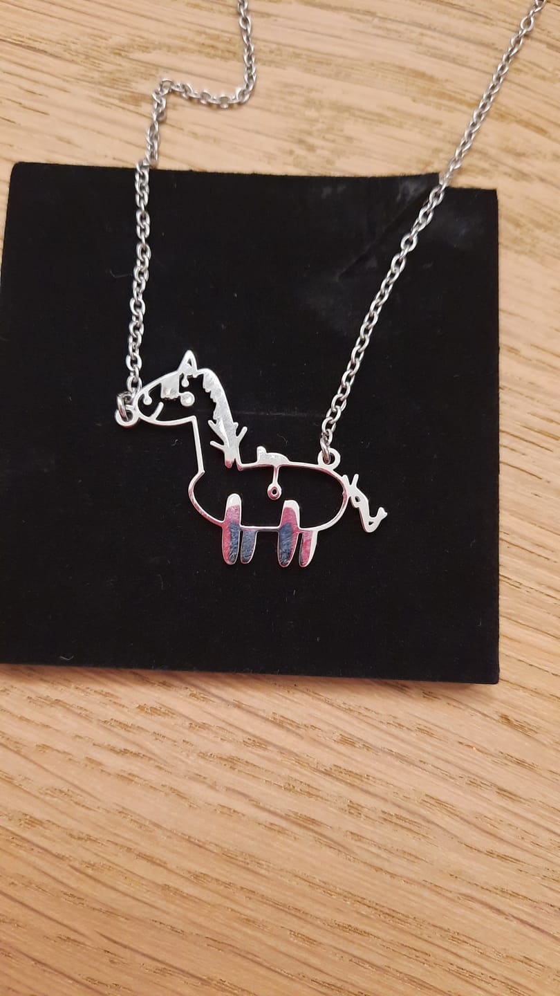 Customer photo review of Persönliche Kinderzeichnung als Halskette oder Anhänger