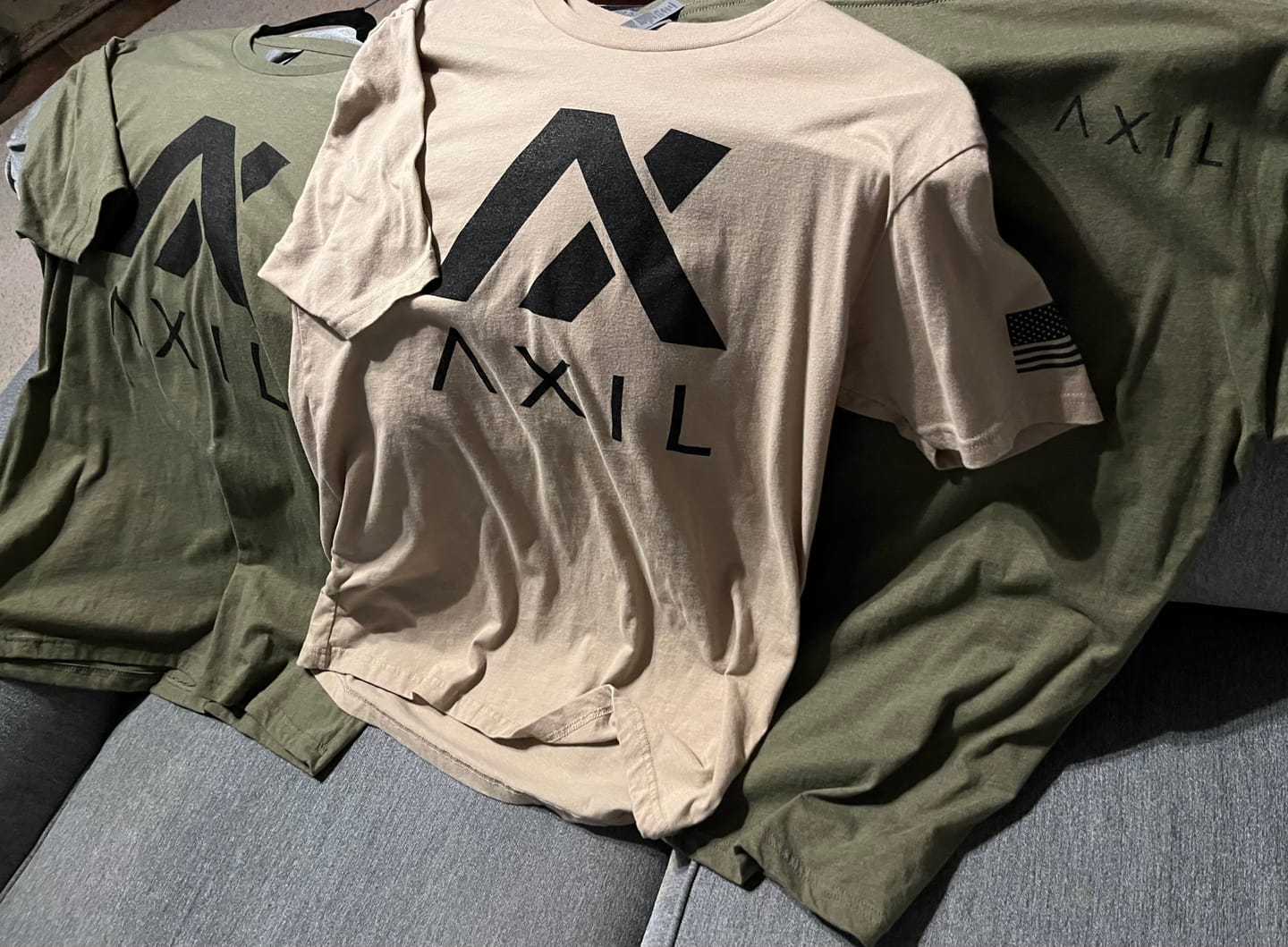 Customer photo review of AXIL LOGO T-SHIRT