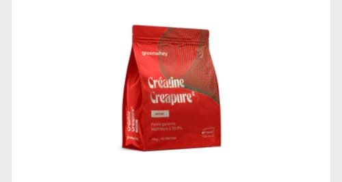 Client présentant le sachet rouge de Créatine Creapure®.