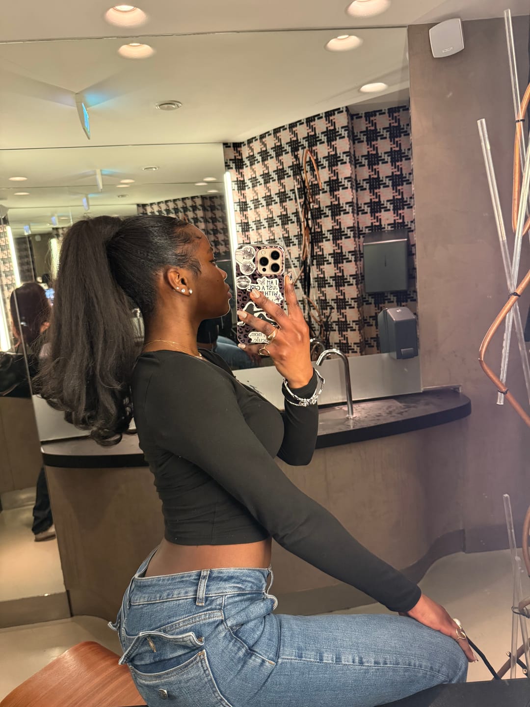 Customer photo review of LAMARA PONYTAIL DARK BROWN