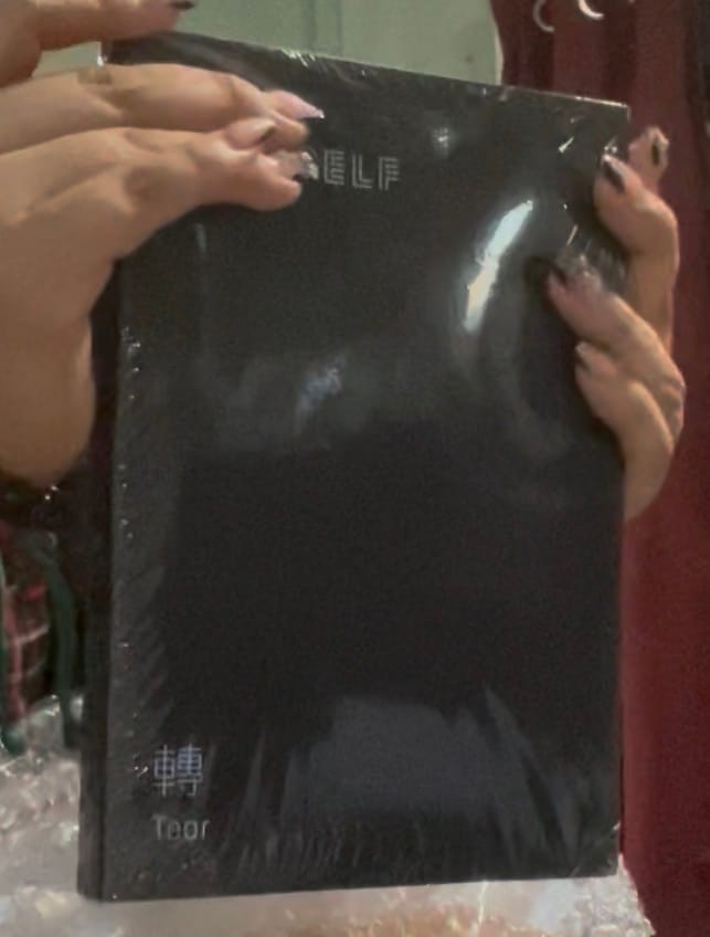 Customer photo review of BTS - 3RD FULL ALBUM LOVE YOURSELF 轉 TEAR