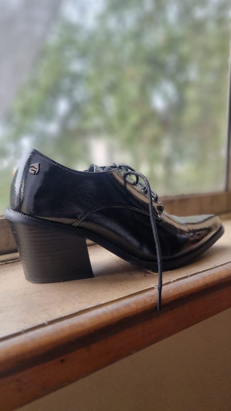 Customer photo review of Zapato Taco Negro Mujer 33763