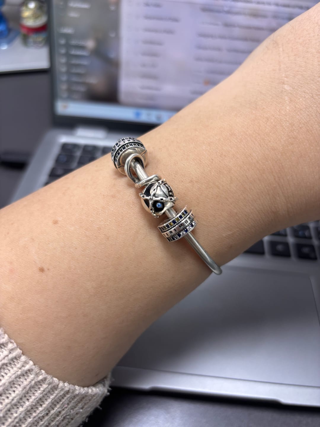 Customer photo review of PROJECT SKZ! KARMA-themed charms