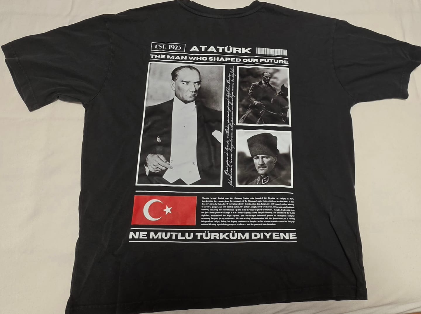 Customer photo review of Atatürk - Oversized Shirt Backprint