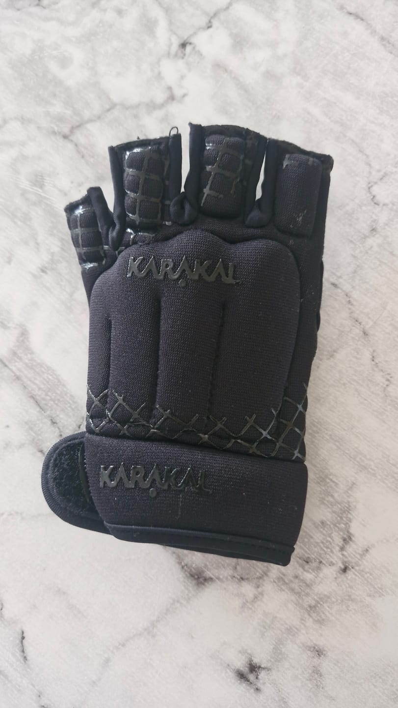 Customer photo review of Karakal Pro Hurling Glove- Blackout