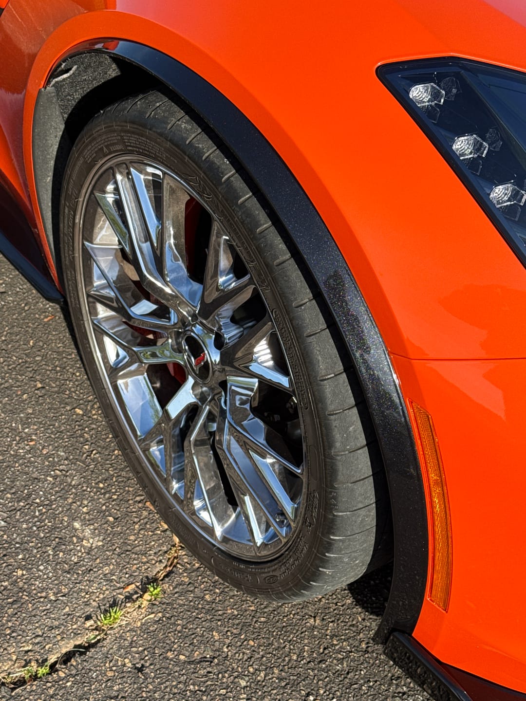 Customer photo review of Chevrolet Corvette C7 DRY CARBON FIBER Front Fender Flares Wheel Trim