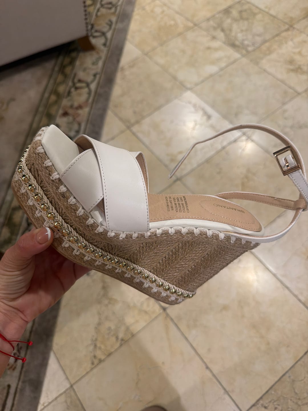 Customer photo review of SANDALIA PLATAFORMA CUÑA ESTOPEROLES YUTE BEIGE