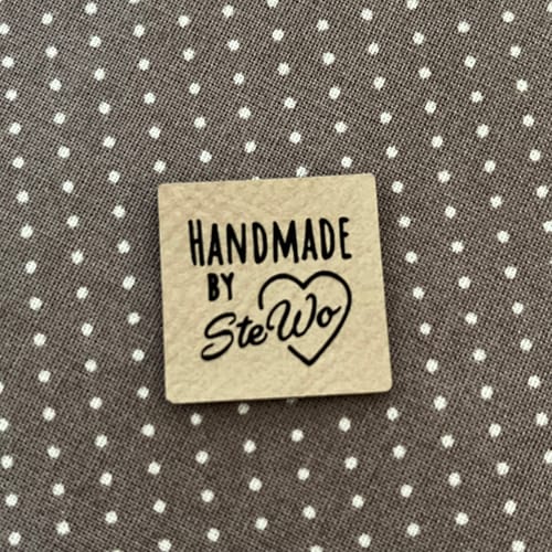 Customer photo review of Kunstleder Labels personalisiert mit Name oder Logo