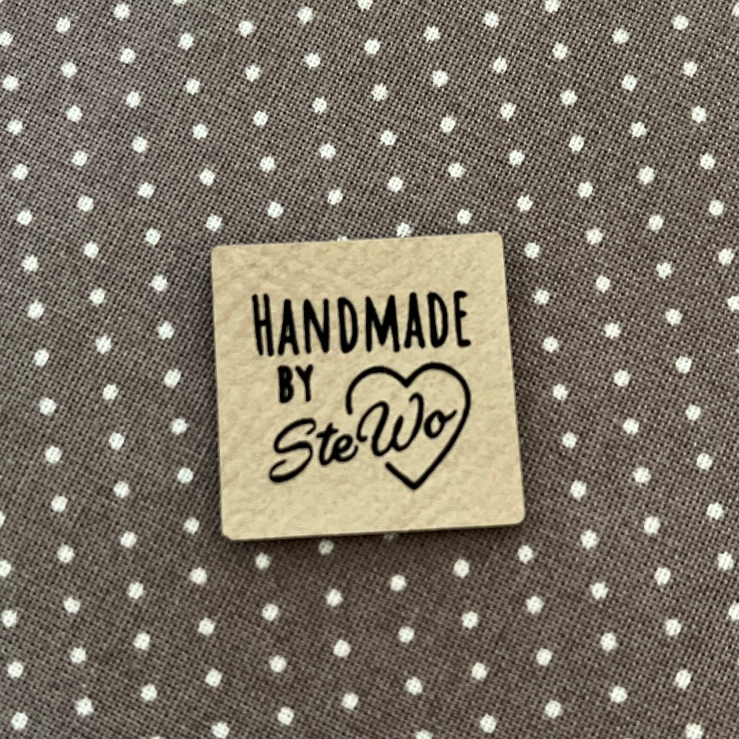 Customer photo review of Kunstleder Labels personalisiert mit Name oder Logo