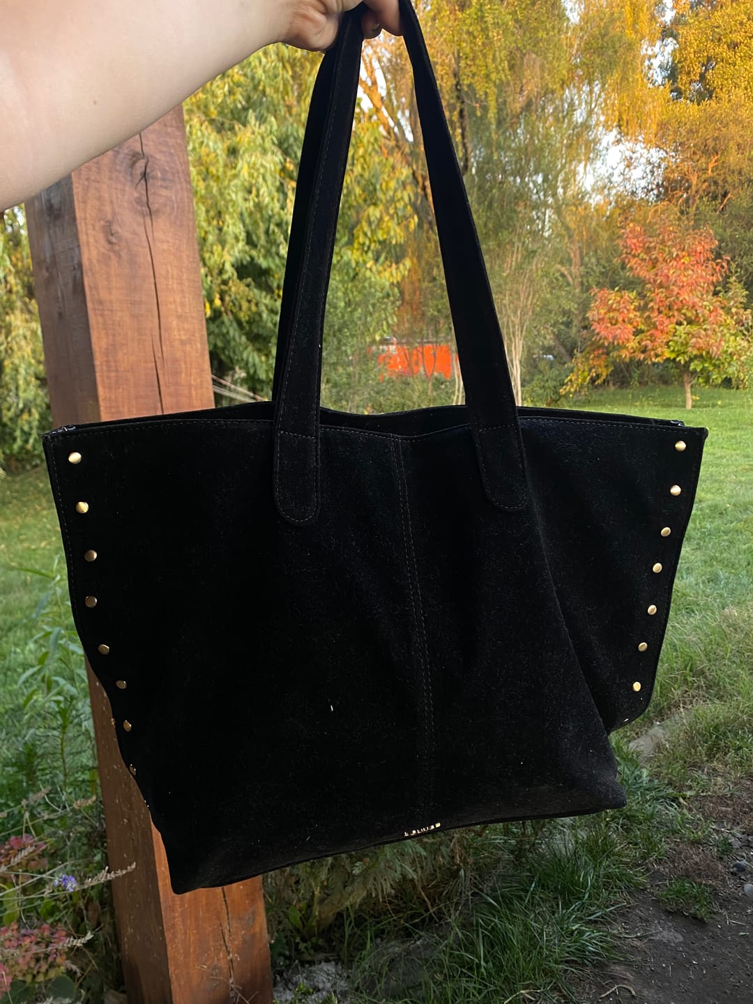 Customer photo review of Cartera Tote Tachas Planas Boho