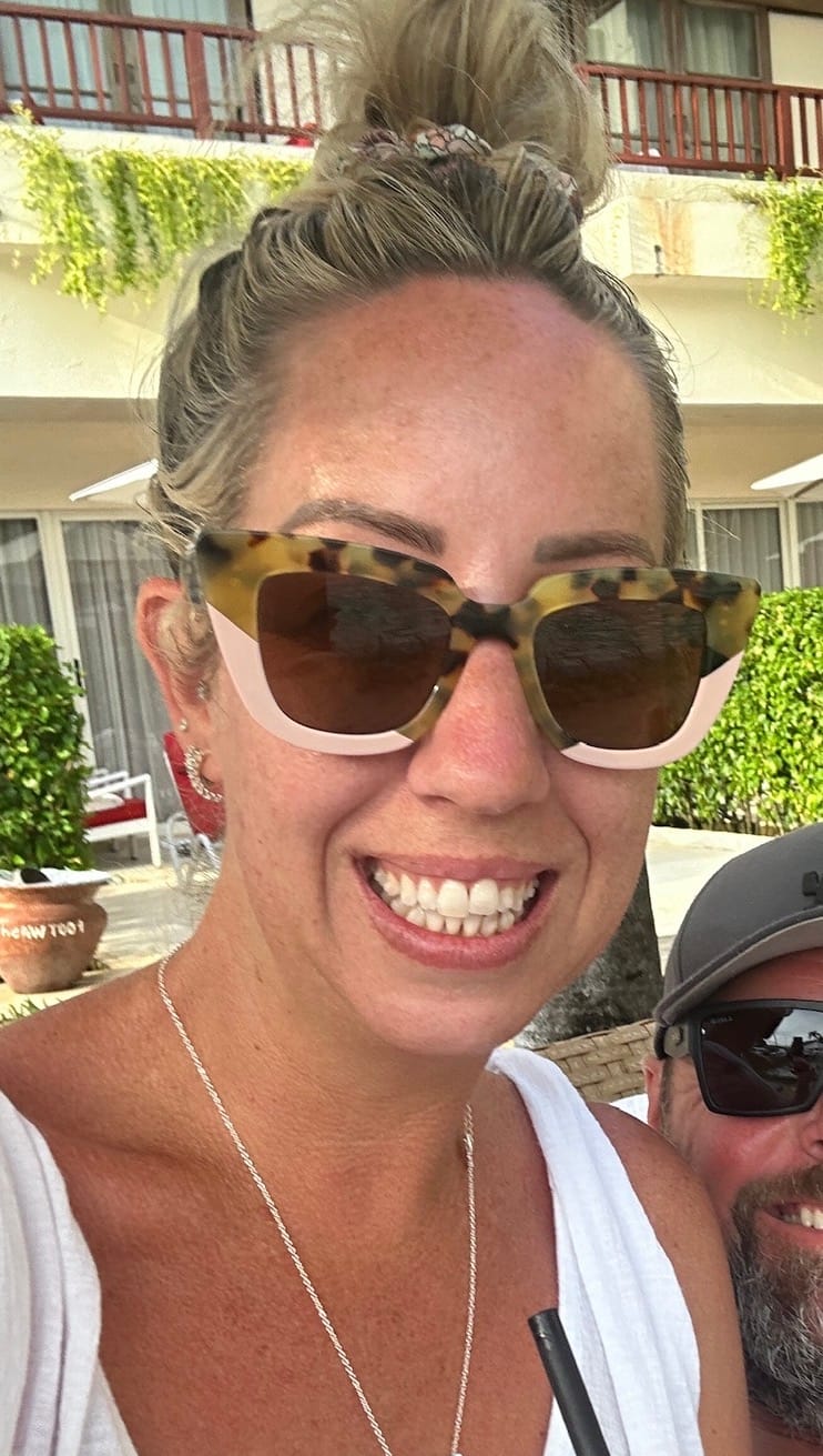 Customer photo review of FAIRFAX & 3RD/ GLOSS BLACK