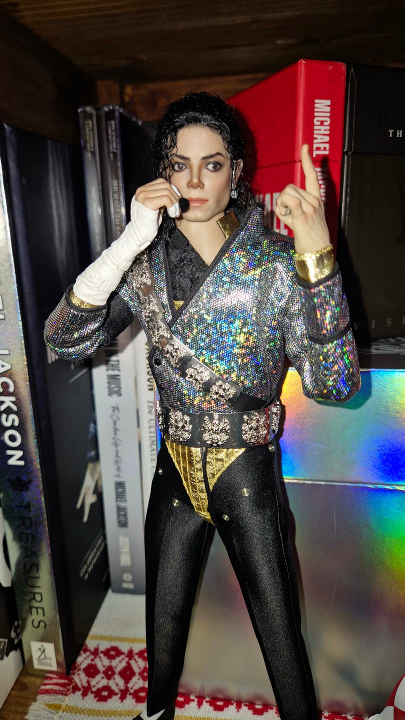 Customer photo review of Michael Jackson Jam 1/6 Scale Figure