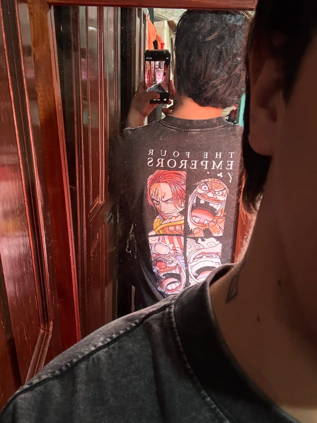 Customer photo review of Camisa Four Emperors - One Piece
